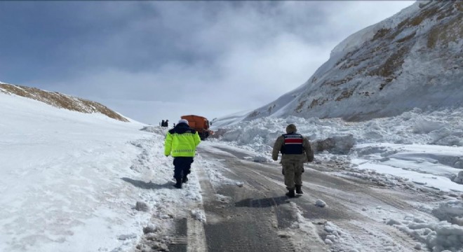 Ahlat - Malazgirt yolu yeniden ulaşıma açıldı