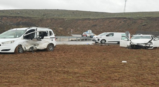 Bingöl’de trafik kazası: 12 yaralı