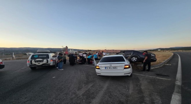 Bingöl kara yolunda trafik kazası: 3 yaralı