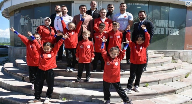 Cimnastikçiler analig yolcusu