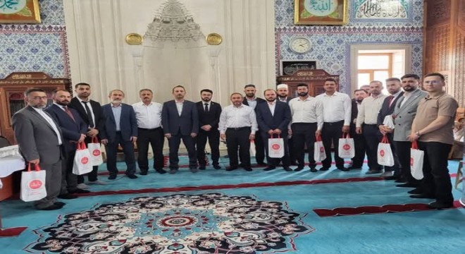 Din görevlileri hutbede yarıştı