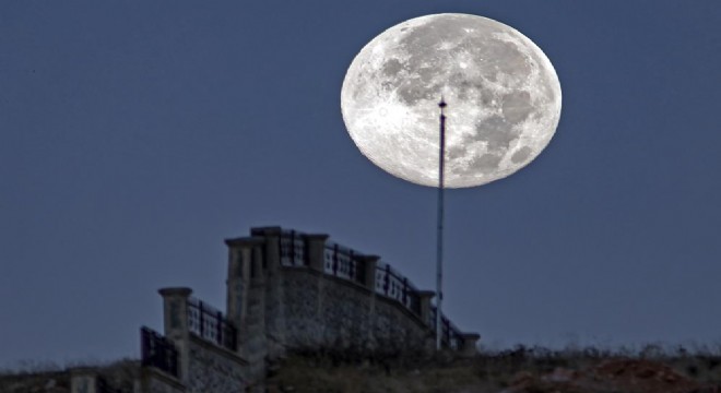 Doğu Anadolu'da süper ayın büyüleyici görüntüsü