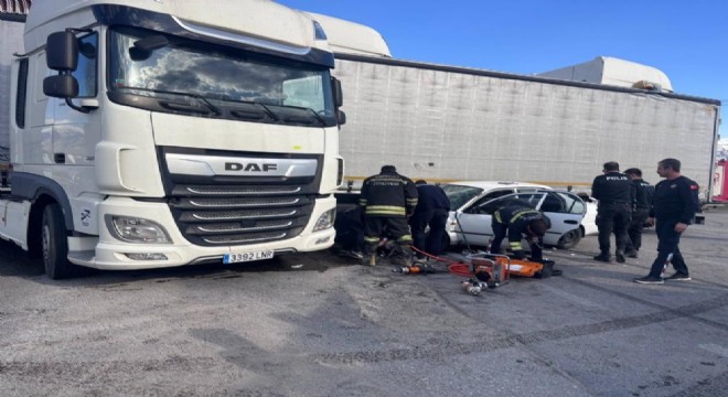 Erzincan - Sivas kara yolunda kaza: 2 yaralı