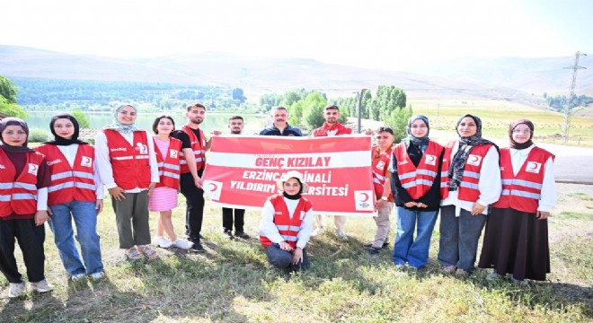 Genç Kızılay Erzurum ‘Afete Hazırım Kampı’nda