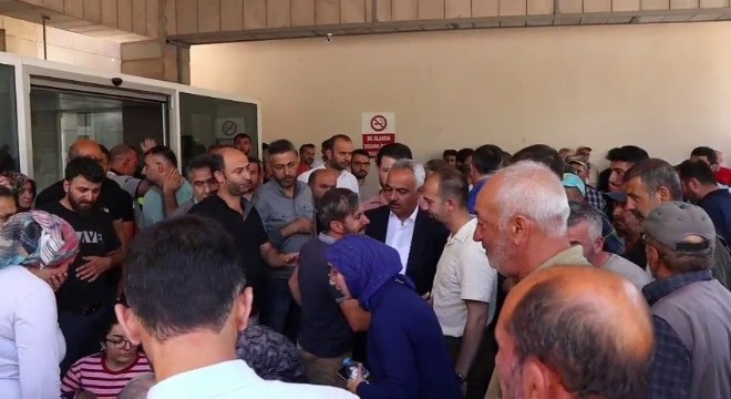 Gözyaşlarına boğuldular