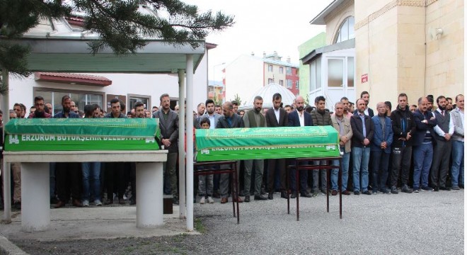 Gözyaşlarıyla uğurlandılar