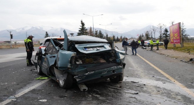 Havalimanı yolunda trafik kazası: 2 yaralı