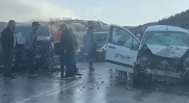 İspir Toprakkale’de trafik kazası: 4 yaralı