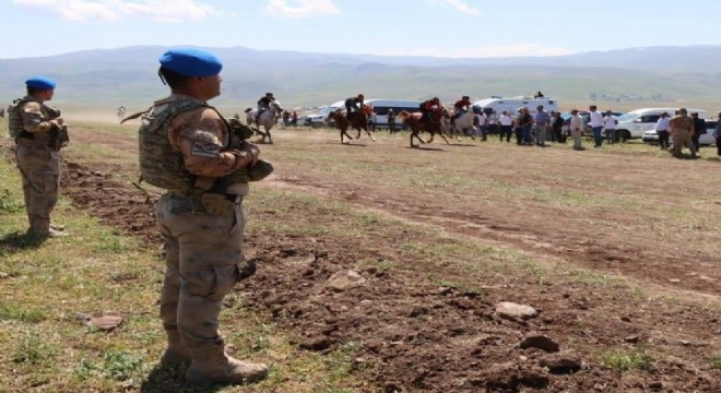 Jandarmadan huzur ve güven nöbeti