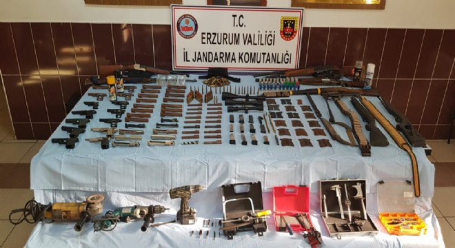 Jandarmadan şafak operasyonu