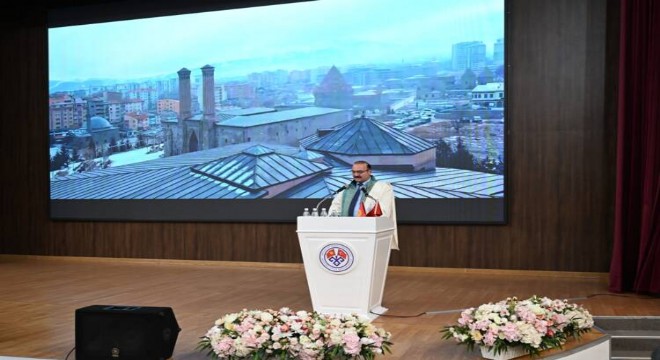 KTMÜ'de yılın ilk dersini Hacımüftüoğlu verdi