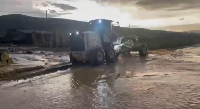 Kapanan Elazığ-Tunceli yolu trafiğe açıldı