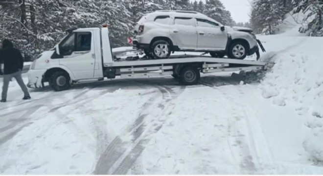 Kars’ta kar yağışı kazaya neden oldu