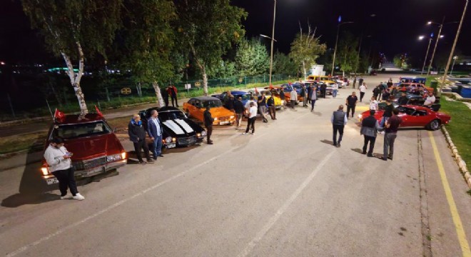 Klasik araçlar Erzurum sokaklarındaydı