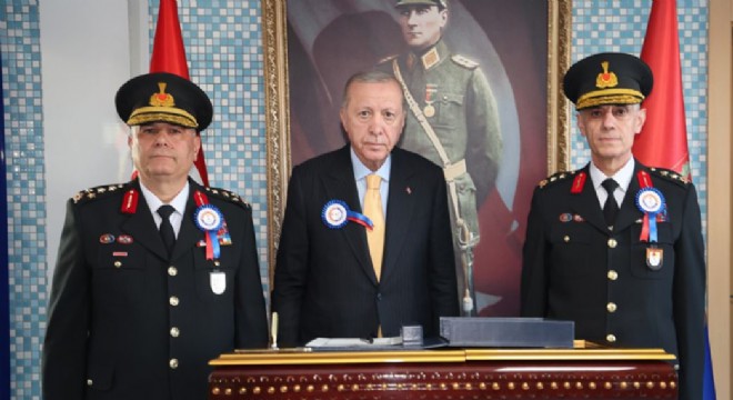 ‘Kökü de gövdesi de sapasağlam bir milletiz’