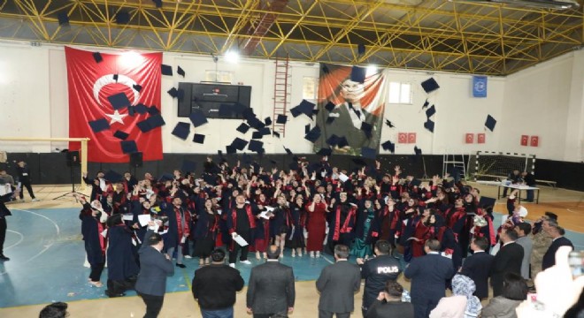 Narman MYO mezuniyet coşkusu