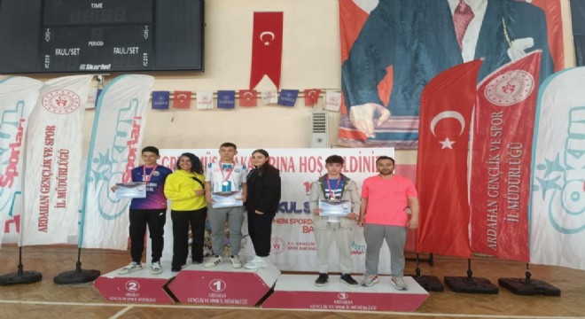 Öğrenciler bileklerini yarıştırdı