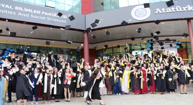 Oltu BSBF öğrencileri Kep atıp diploma aldı