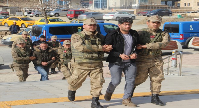 Örgüt propagandası yapan 3 şüpheli yakalandı
