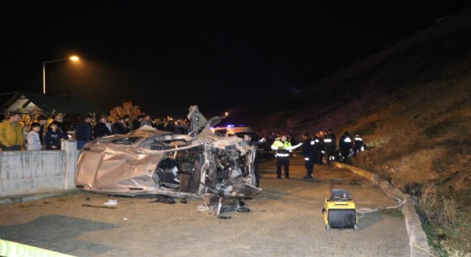 Otomobil şarampole devrildi: 1 ölü, 3 yaralı