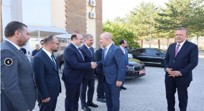 Özvar, bölge üniversitelerinin rektörleriyle bir araya geldi.