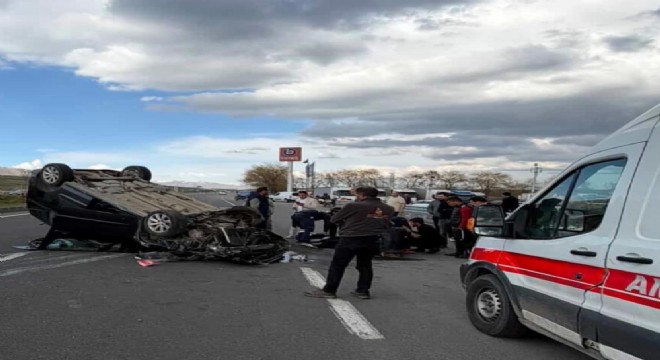 Pasinler yolunda trafik kazası: 4 yaralı