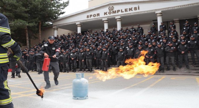 Polis adaylarına yangın eğitimi verildi