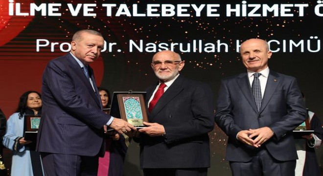 Prof. Dr. Hacımüftüoğlu'na özel ödül