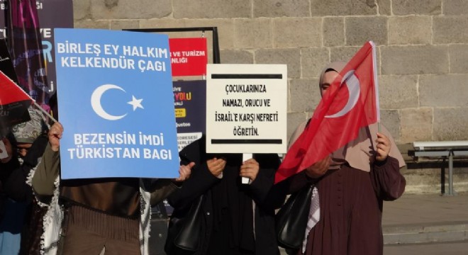 Sağlık çalışanları Gazze için yürüdü