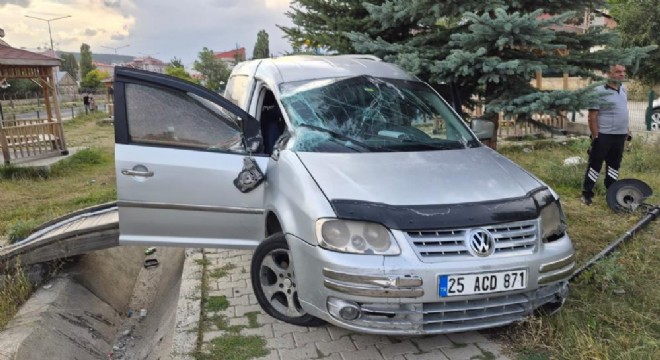 Sarıkamış yolunda kaza: 2 yaralı