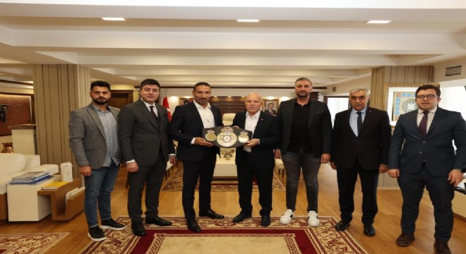 Sekmen şampiyon boksör Arslan’ı ağırladı