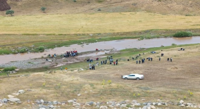 Sele kapılan çoban 30 kilometre sürüklendi