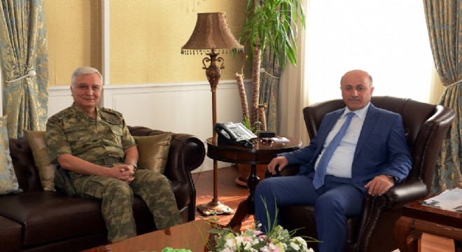 Tarçın Paşa dan Valiliğe ziyaret