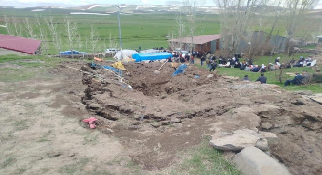 Tekman’da ahır çöktü: 1 ölü
