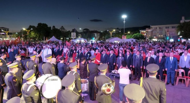 Türk Milleti Demokrasi nöbetindeydi