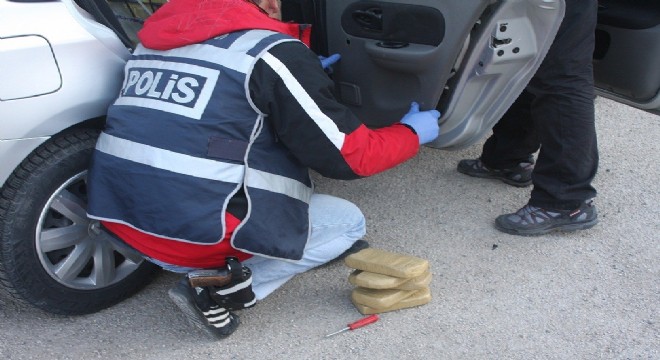 Uyuşturucu tacirlerine şafak operasyonu