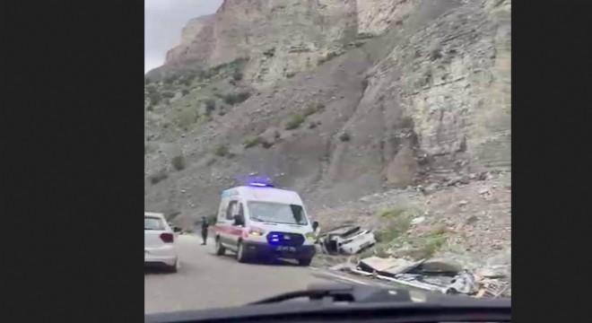 Uzundere yolunda feci kaza: 2 ölü, 2 yaralı