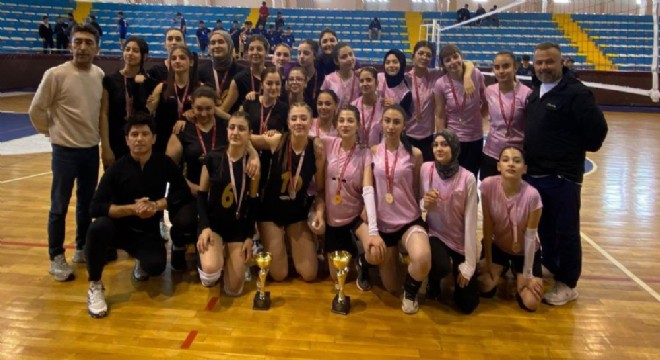 Voleybolda Tevfik İleri AL farkı