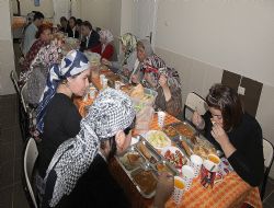 Bakımevi nde iftar buluşması