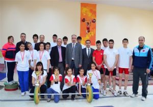 30 Halterci teşvik yarışmasına katıldı