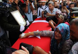 Şehit Annesi:  Devlet ve Millet Sağ Olsun 