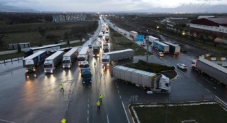 Ağır tonajlı araçlara geçiş yok