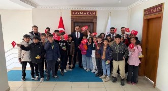 Karayazı sevdiği Kaymakamı Titiz’e veda ediyor