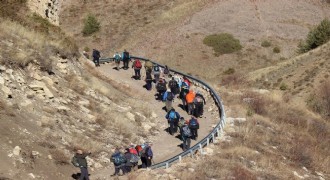 'Öğretmenler Günü' anısına yürüdüler