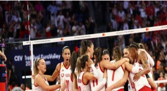 A Milli Kadın Voleybol Takımı Sırbistan karşısında