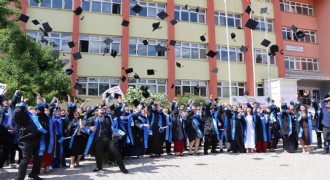 ATAUNİV Oltu MYO'da mezuniyet coşkusu