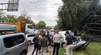 Atatürk Üniversitesi Kavşağı'nda zincirleme kaza: 5 yaralı