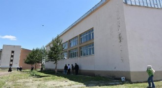 Atıl spor salonu gençler için yenileniyor