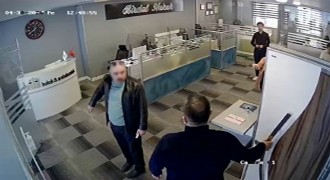 Avukata bıçaklı saldırı