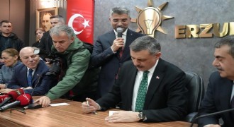 Bakan Çiftçi AK Parti üyesi oldu